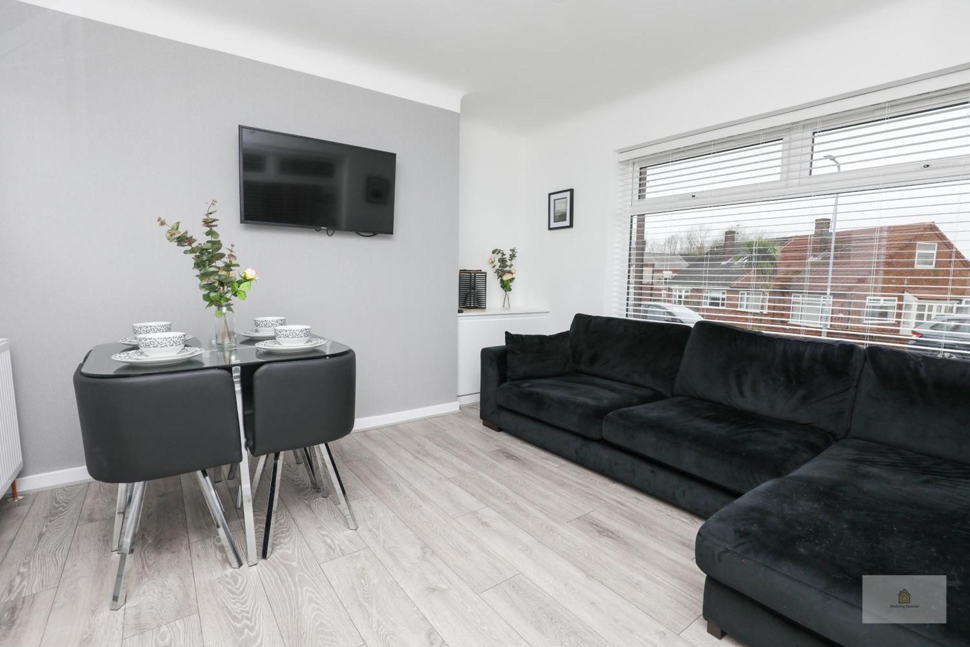 Halsnead Properties Whiston Ливърпул Екстериор снимка